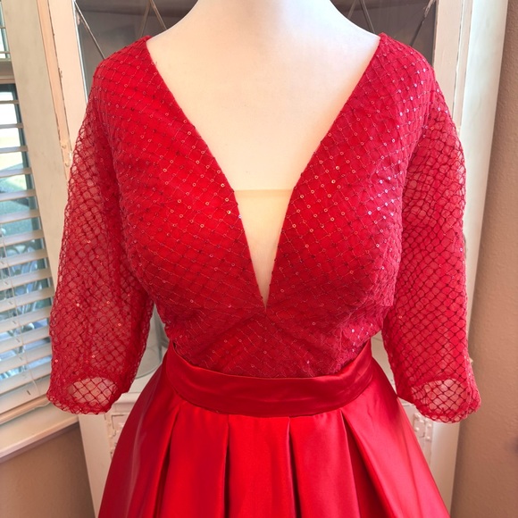 NEW, Red Dress, Red Satin Dress, Prom Dress, Christmas Dress, NWOT Size XL/16W - Picture 4 of 13